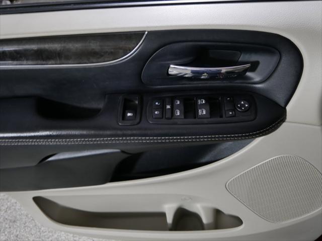 2014 Chrysler Town & Country Touring-L