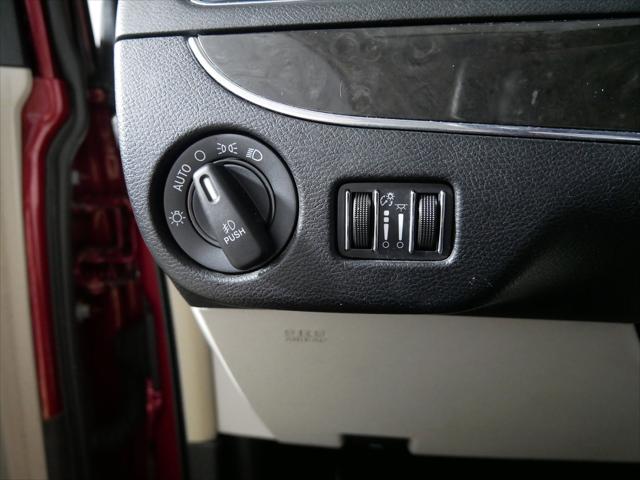 2014 Chrysler Town & Country Touring-L