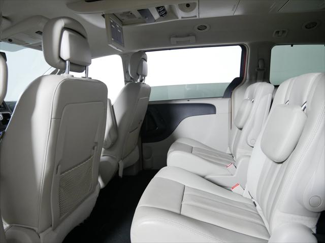 2014 Chrysler Town & Country Touring-L