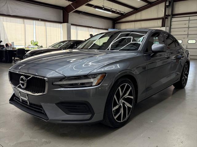 2020 Volvo S60 T6 Momentum