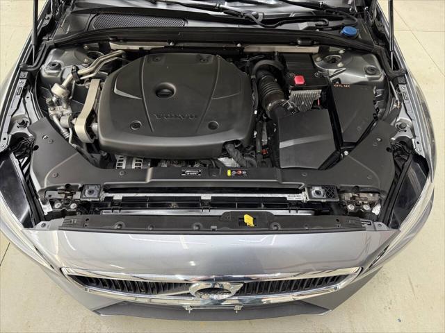 2020 Volvo S60 T6 Momentum