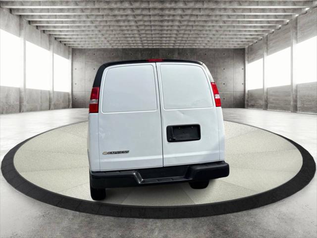 2025 Chevrolet Express 2500 3dr Extended Cargo Van
