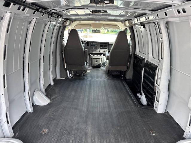 2025 Chevrolet Express 2500 3dr Extended Cargo Van