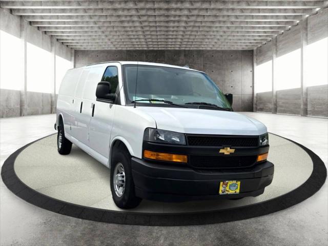 2025 Chevrolet Express 2500 3dr Extended Cargo Van