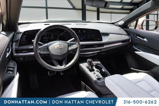 2024 Cadillac XT4 FWD Sport