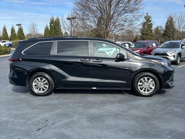 2024 Toyota Sienna XLE