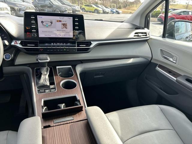 2024 Toyota Sienna XLE