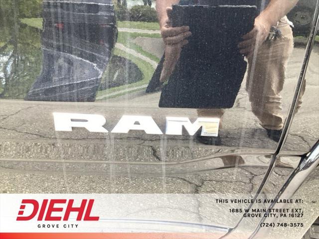2025 Ram 1500 Big Horn Crew Cab 4x4 5'7" Box