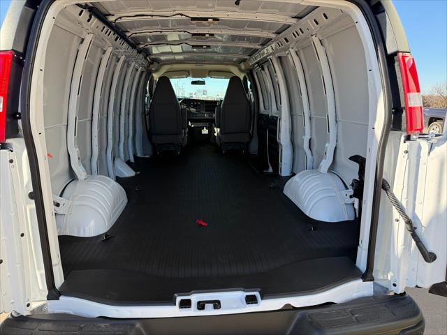 2025 Chevrolet Express Cargo Van RWD 2500 Extended Wheelbase WT