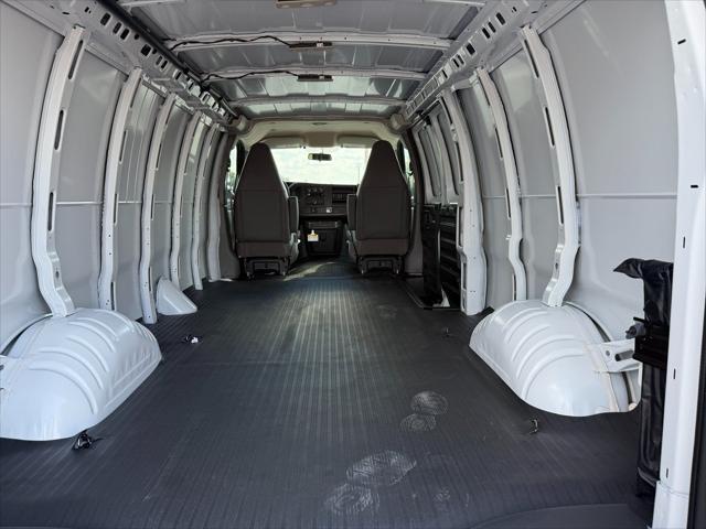 2025 Chevrolet Express Cargo Van RWD 2500 Extended Wheelbase WT