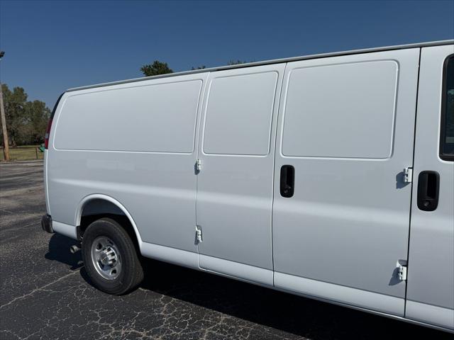 2025 Chevrolet Express Cargo Van RWD 2500 Extended Wheelbase WT