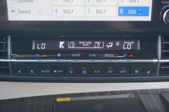 2024 Toyota Sienna Platinum