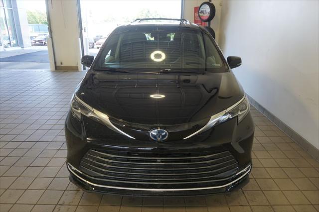 2024 Toyota Sienna Platinum