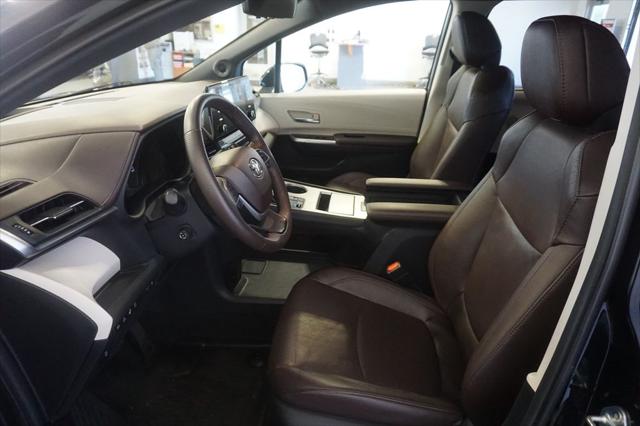 2024 Toyota Sienna Platinum