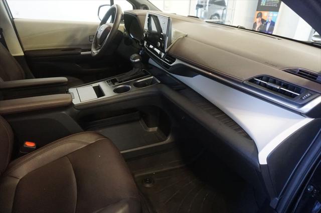 2024 Toyota Sienna Platinum