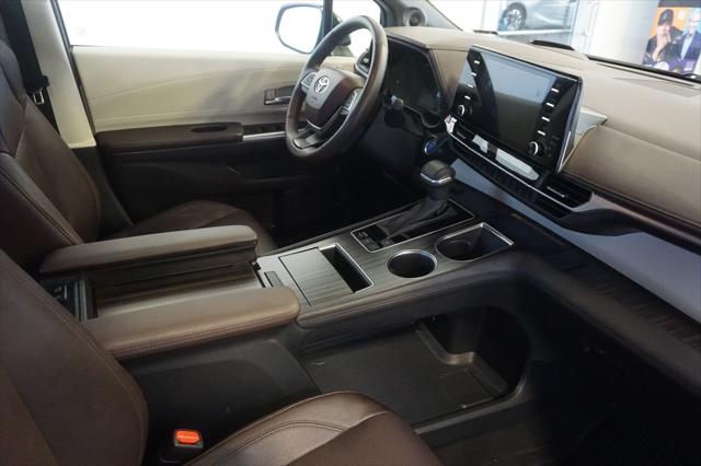 2024 Toyota Sienna Platinum
