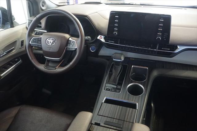 2024 Toyota Sienna Platinum