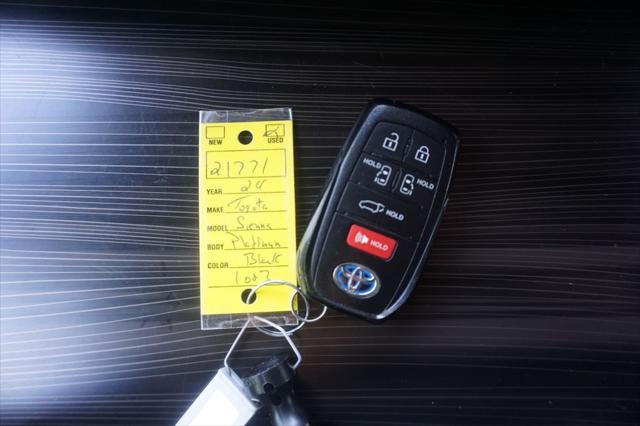 2024 Toyota Sienna Platinum
