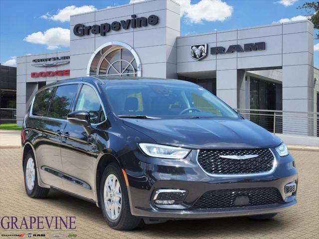 2023 Chrysler Pacifica Touring L for sale in Grapevine, TX