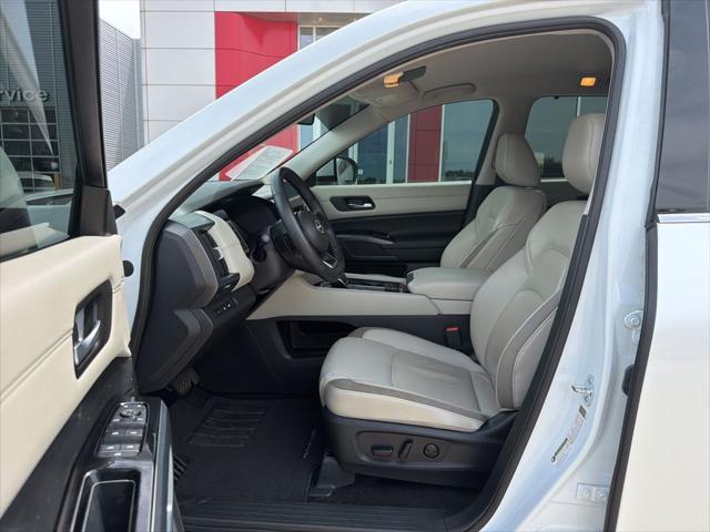 2025 Nissan Pathfinder SL 4WD