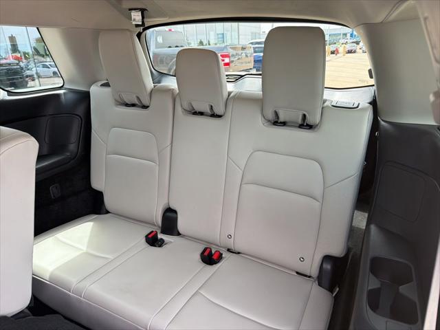 2025 Nissan Pathfinder SL 4WD