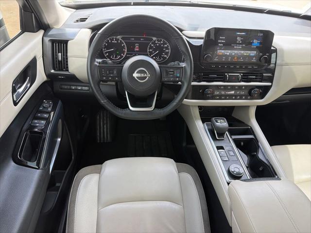 2025 Nissan Pathfinder SL 4WD