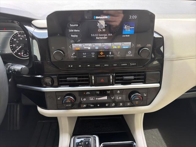 2025 Nissan Pathfinder SL 4WD