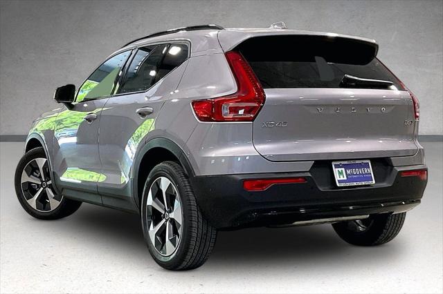 2026 Volvo XC40 Plus, B5 AWD Gas (mild hybrid), Dark