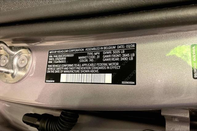2026 Volvo XC40 Plus, B5 AWD Gas (mild hybrid), Dark