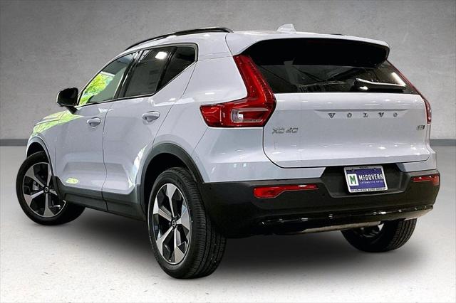 2026 Volvo XC40 Plus, B5 AWD Gas (mild hybrid), Dark