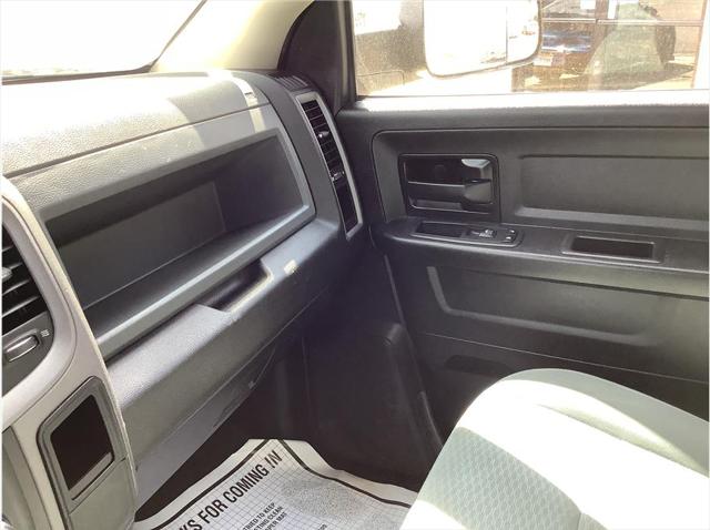 2019 Ram 1500 Classic Express Crew Cab 4x2 5'7" Box