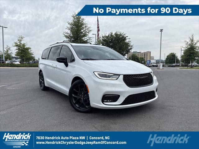 2023 Chrysler Pacifica Limited for sale in Concord, NC