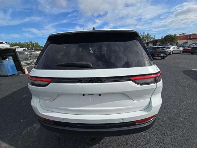 2023 Jeep Grand Cherokee Altitude 4x2