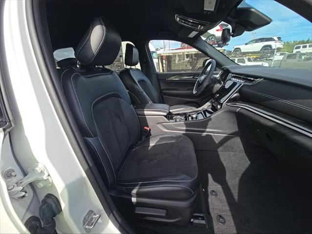 2023 Jeep Grand Cherokee Altitude 4x2