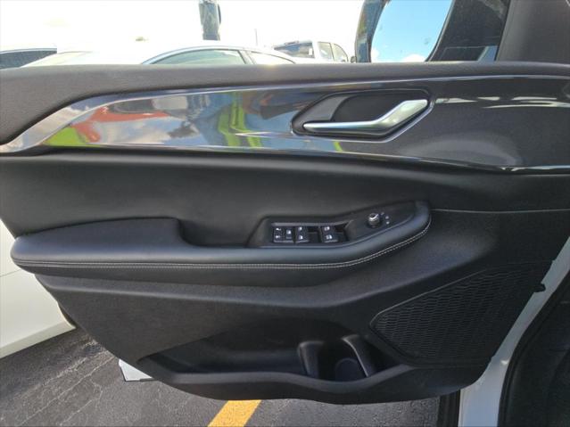 2023 Jeep Grand Cherokee Altitude 4x2