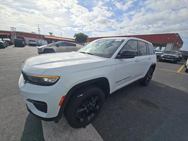 2023 Jeep Grand Cherokee Altitude 4x2