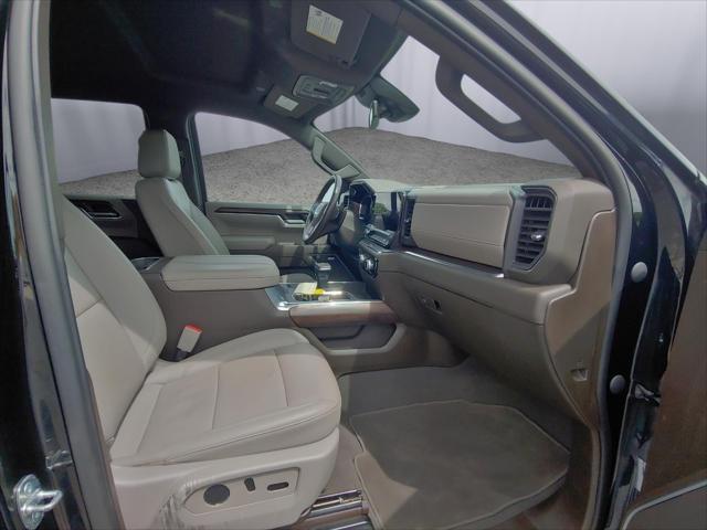 2023 GMC Sierra 1500 4WD Crew Cab Short Box SLT
