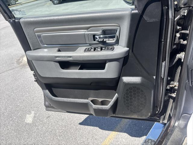 2017 Ram 1500 Big Horn Crew Cab 4x4 6'4" Box