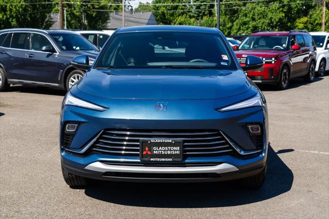 2025 Buick NV Preferred FWD