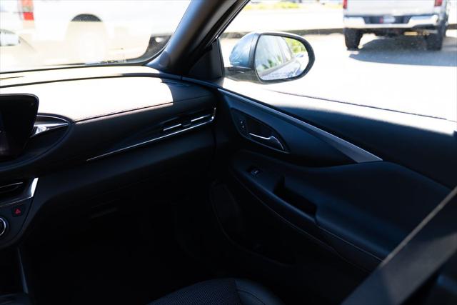 2025 Buick NV Preferred FWD