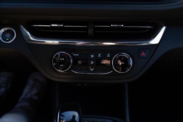 2025 Buick NV Preferred FWD