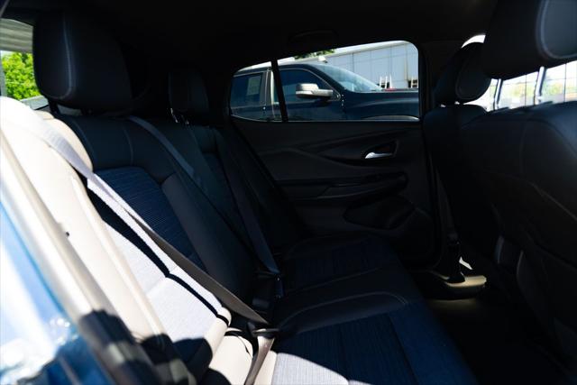 2025 Buick NV Preferred FWD