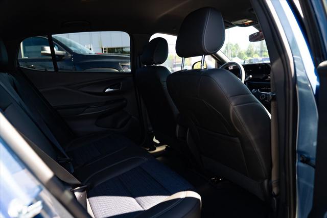 2025 Buick NV Preferred FWD