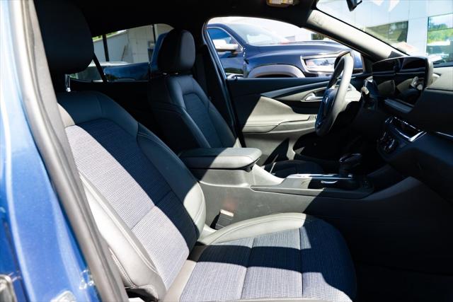 2025 Buick NV Preferred FWD