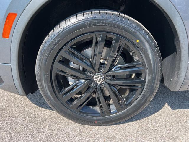 2022 Volkswagen Tiguan 2.0T SE R-Line Black