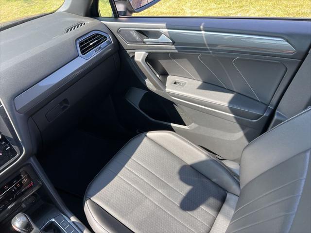 2022 Volkswagen Tiguan 2.0T SE R-Line Black