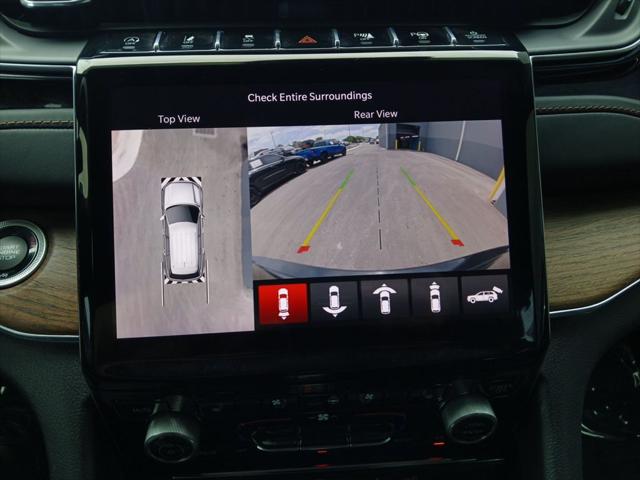 2023 Jeep Grand Cherokee Summit 4x2