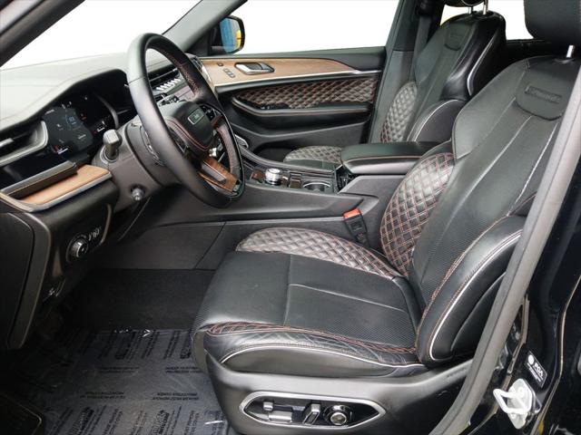 2023 Jeep Grand Cherokee Summit 4x2