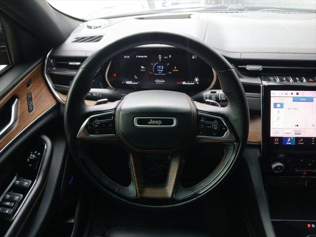 2023 Jeep Grand Cherokee Summit 4x2