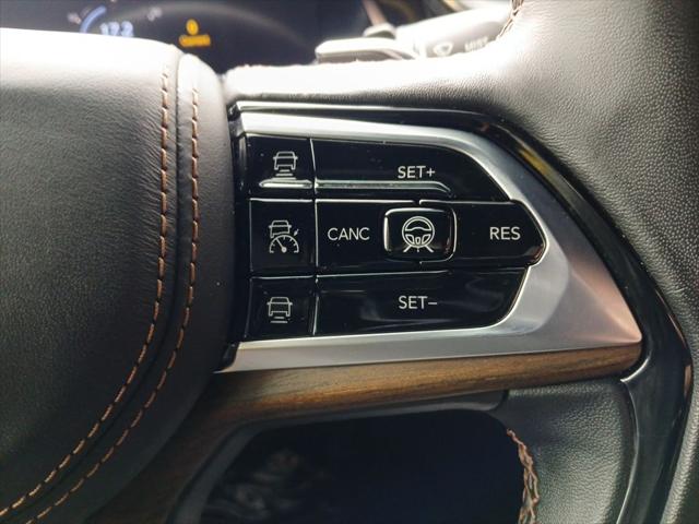 2023 Jeep Grand Cherokee Summit 4x2